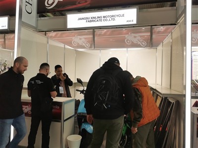 A XINLING MOTORCYCLE sok vásárlót vonz az EICMA 2023 kiállításon